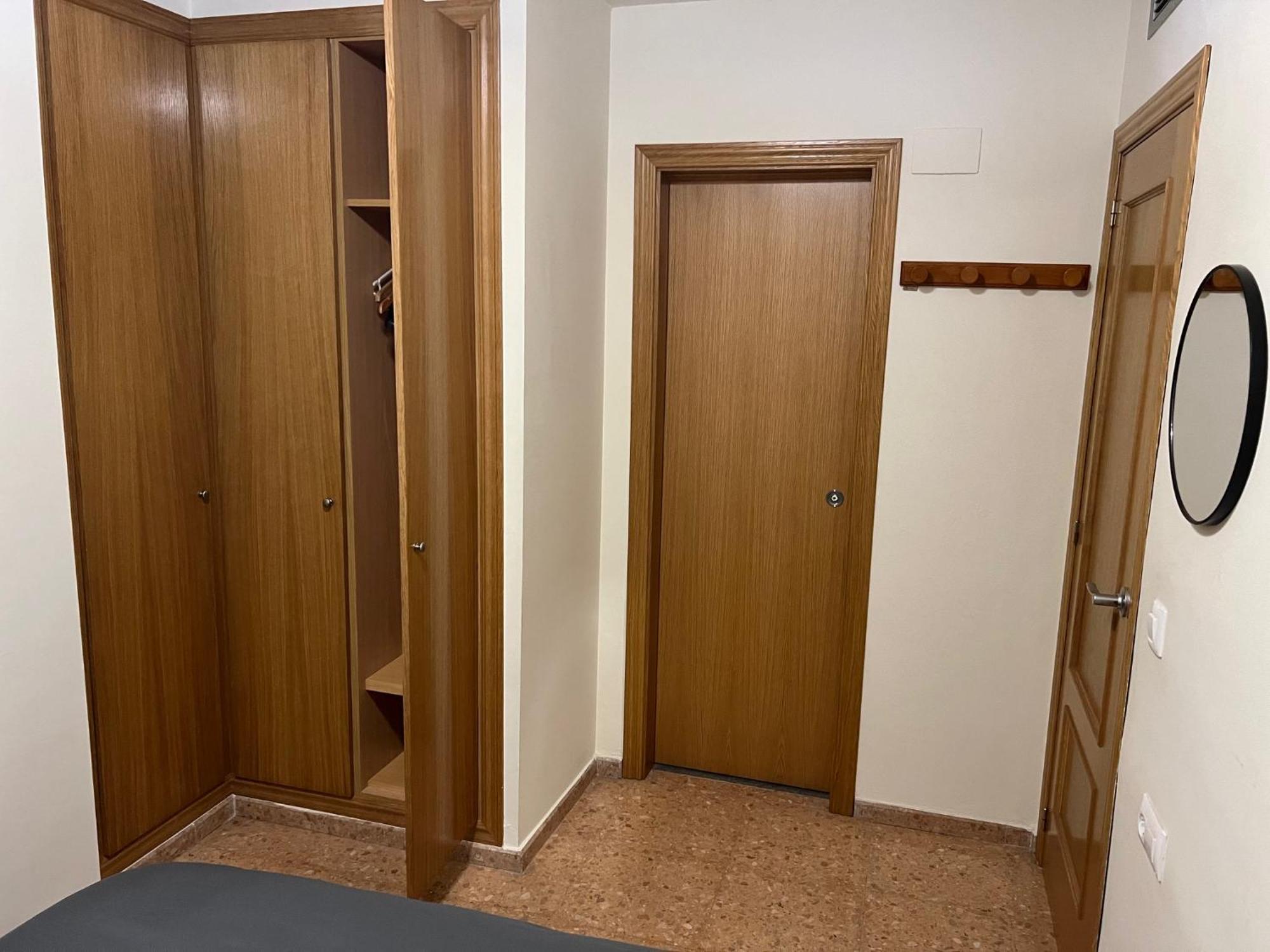 Habitacion Doble Con Bano Privado Apartment Valencia Luaran gambar