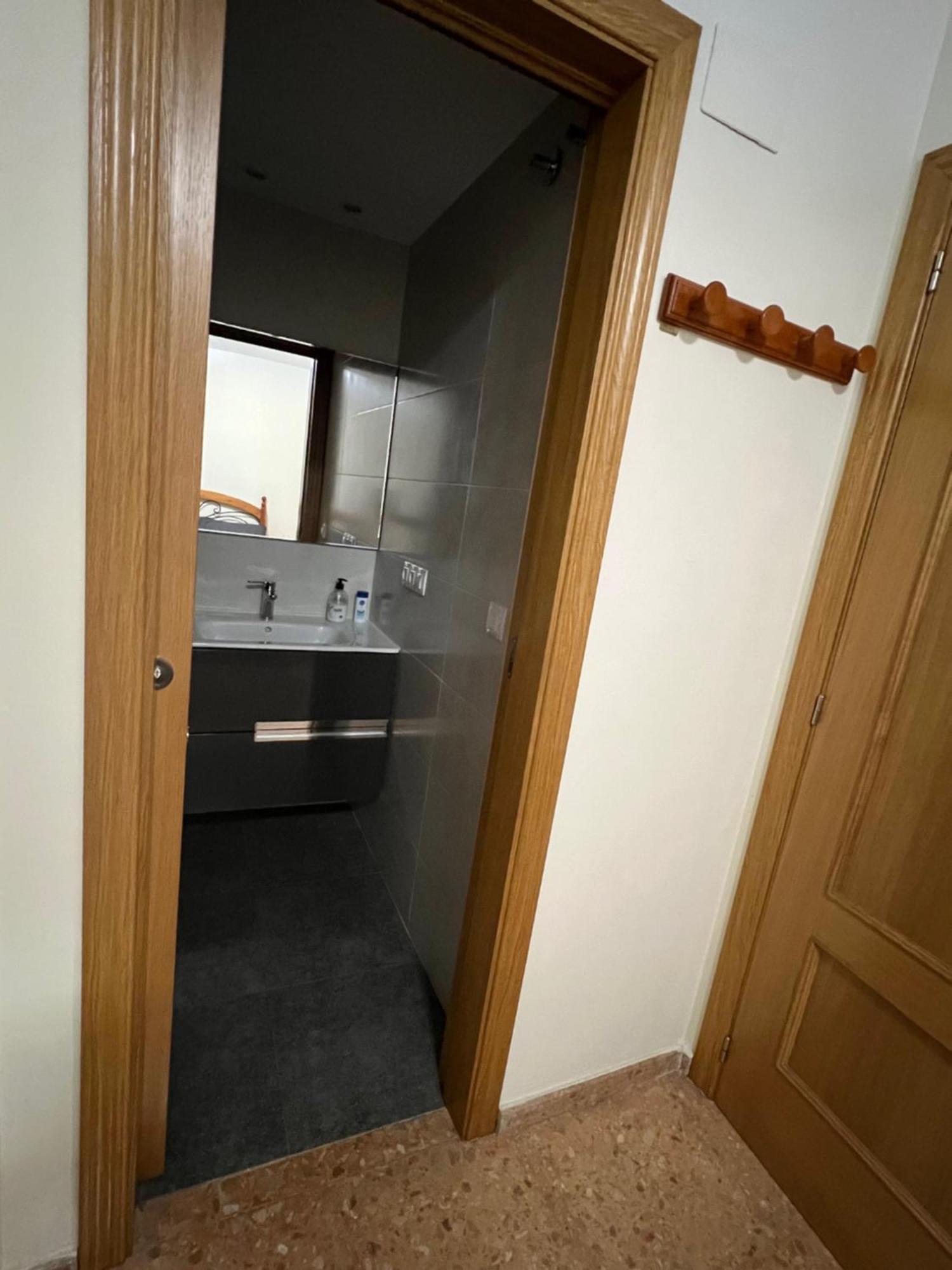 Habitacion Doble Con Bano Privado Apartment Valencia Luaran gambar