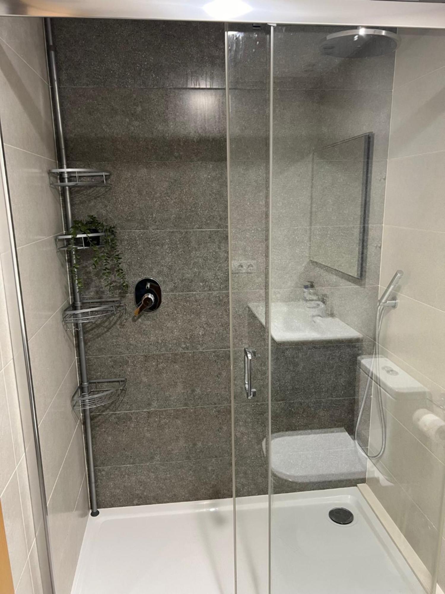 Habitacion Doble Con Bano Privado Apartment Valencia Luaran gambar
